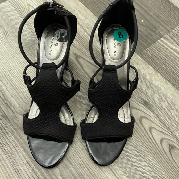 Bandolino Black Quilted Strappy Block Heels 8 - Picture 1 of 7